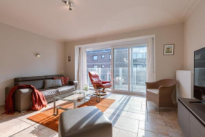 Modern, sunny flat with lateral sea view and frontal balcony